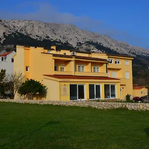 Mango Ii Apartment Baška